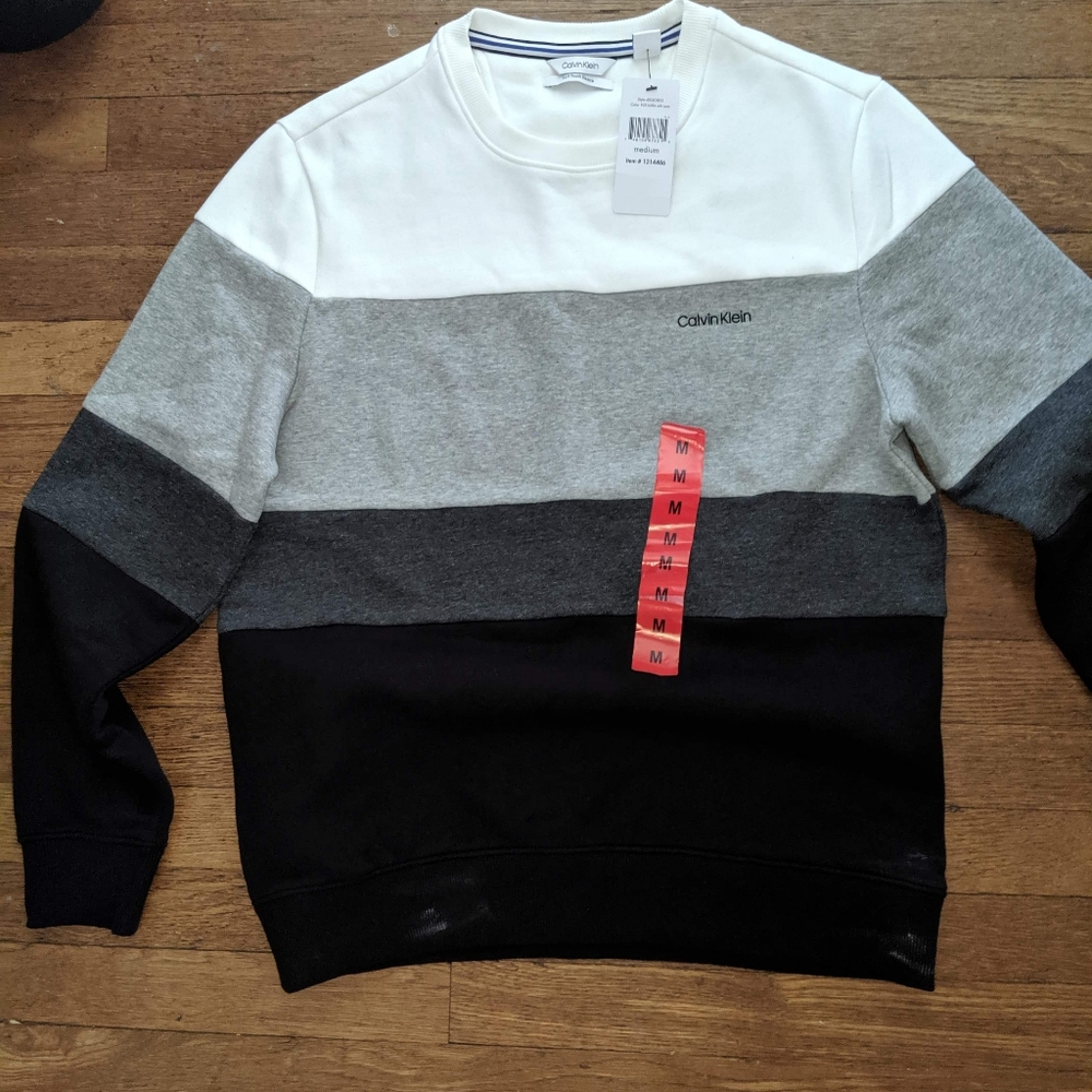 Medium Calvin klien sweater new with deodorants st